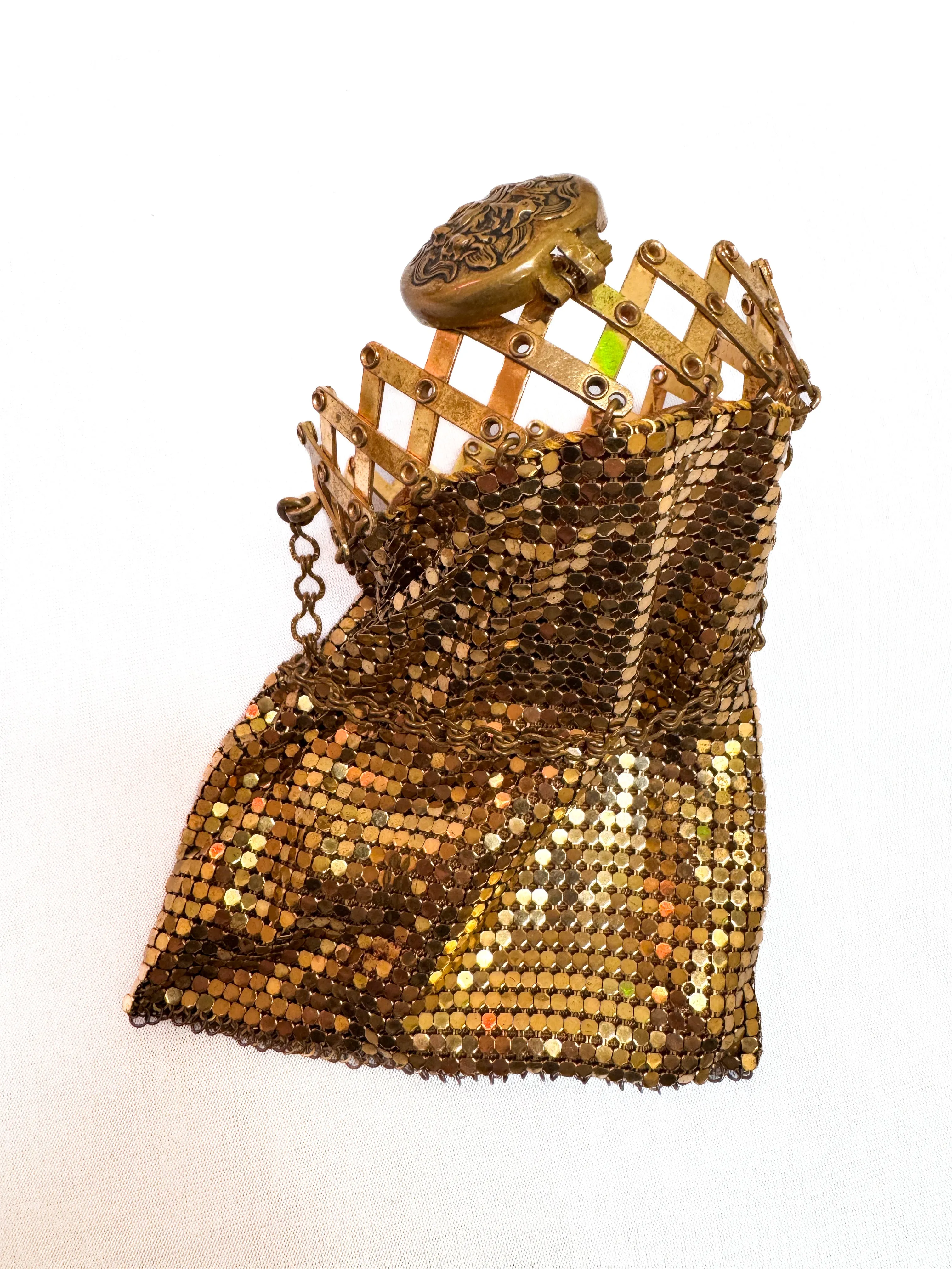 Antique Whiting Davis Metal Mesh Beggars Purse - Expanding Opening