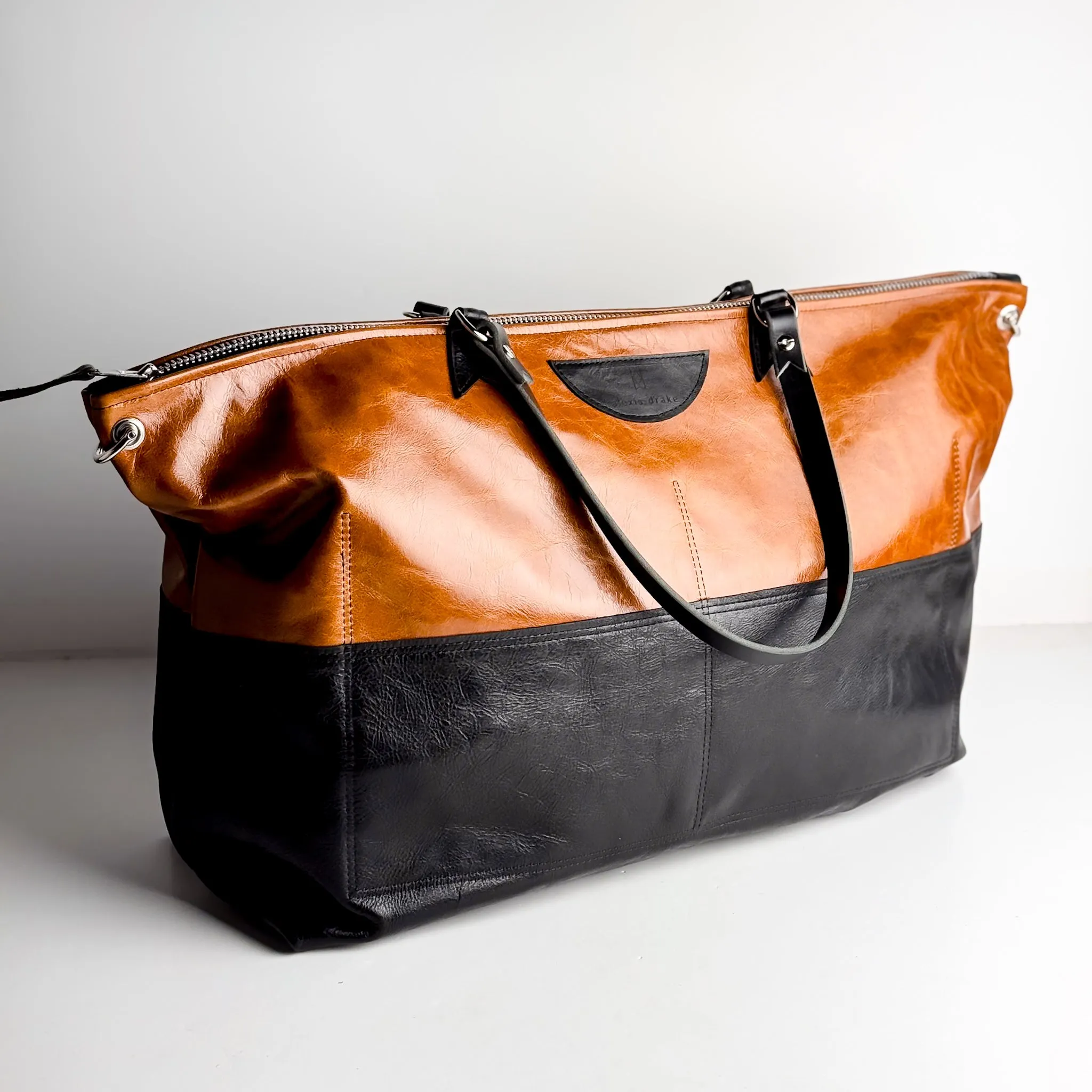 Everyday Collection | Roundabout Weekender Tote | Whiskey   Black