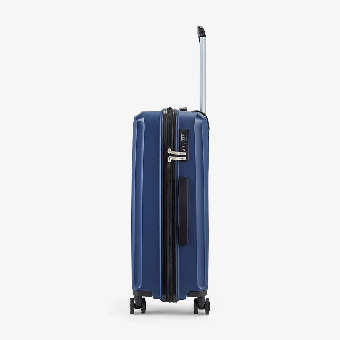 Hudson Medium Suitcase in Navy