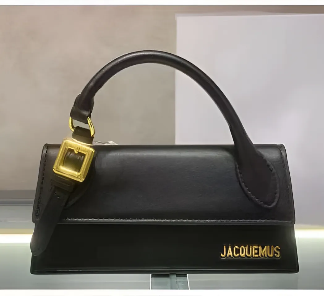 Jacquemus Long Tote Le Chiquito Moyen Smooth Leather Buckled Bag