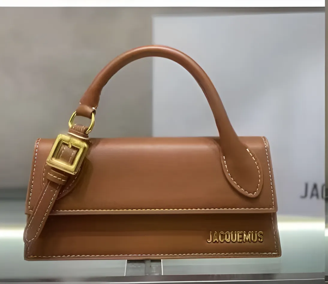 Jacquemus Long Tote Le Chiquito Moyen Smooth Leather Buckled Bag