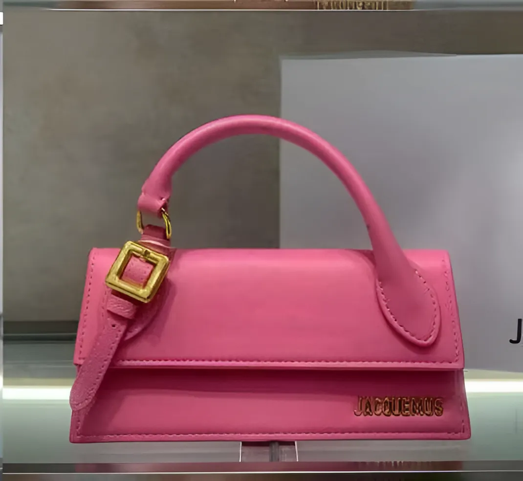 Jacquemus Long Tote Le Chiquito Moyen Smooth Leather Buckled Bag