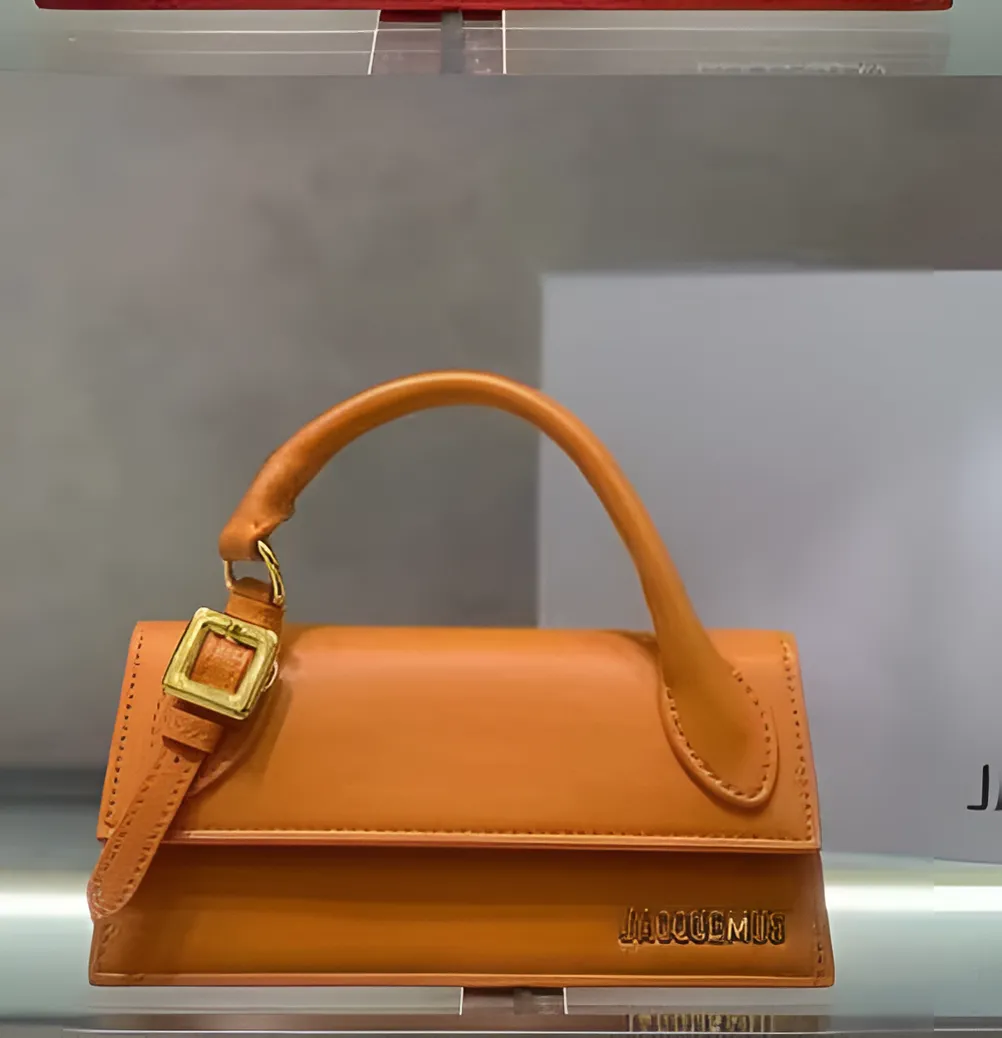 Jacquemus Long Tote Le Chiquito Moyen Smooth Leather Buckled Bag