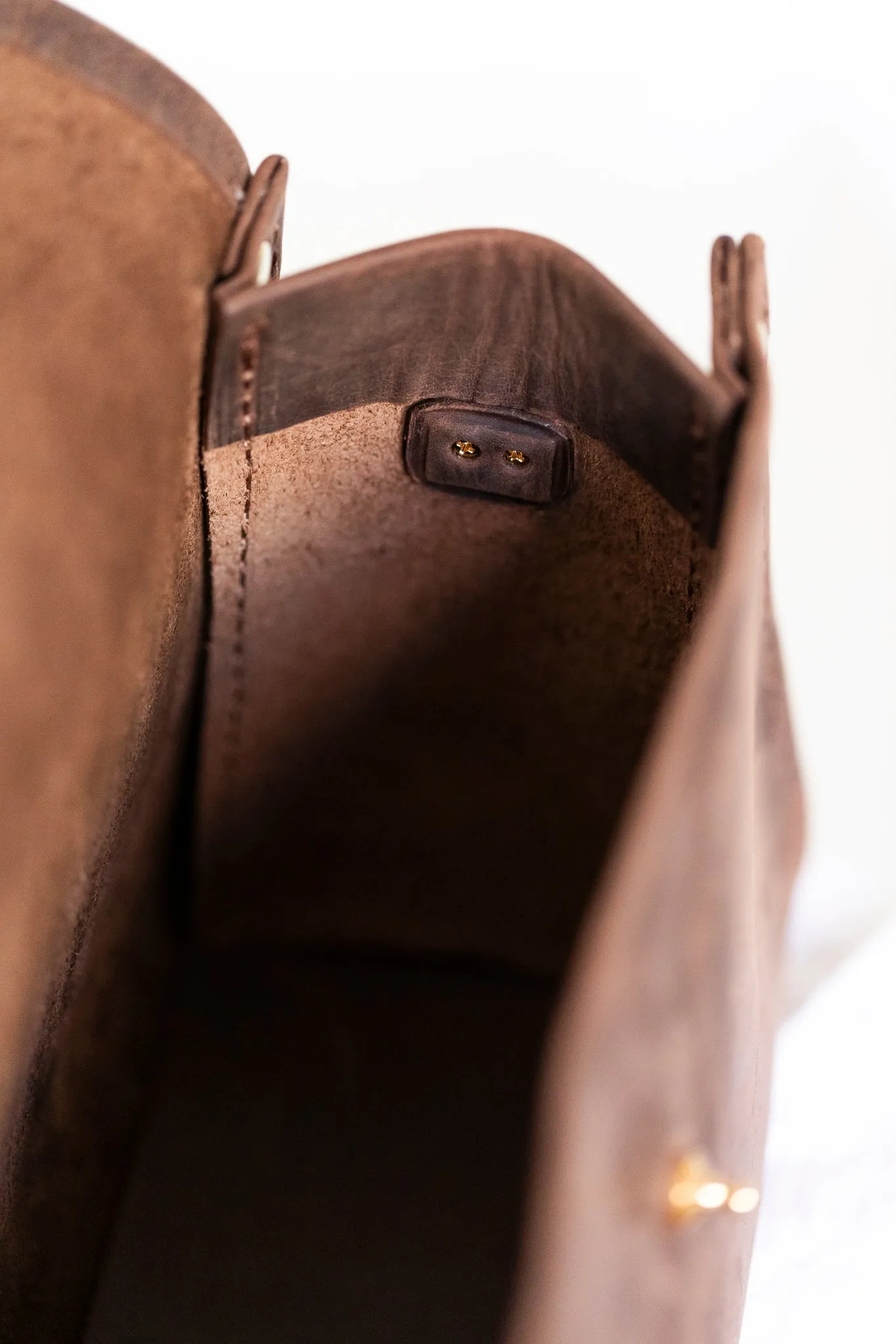 MEDIUM LEATHER HANDBAG