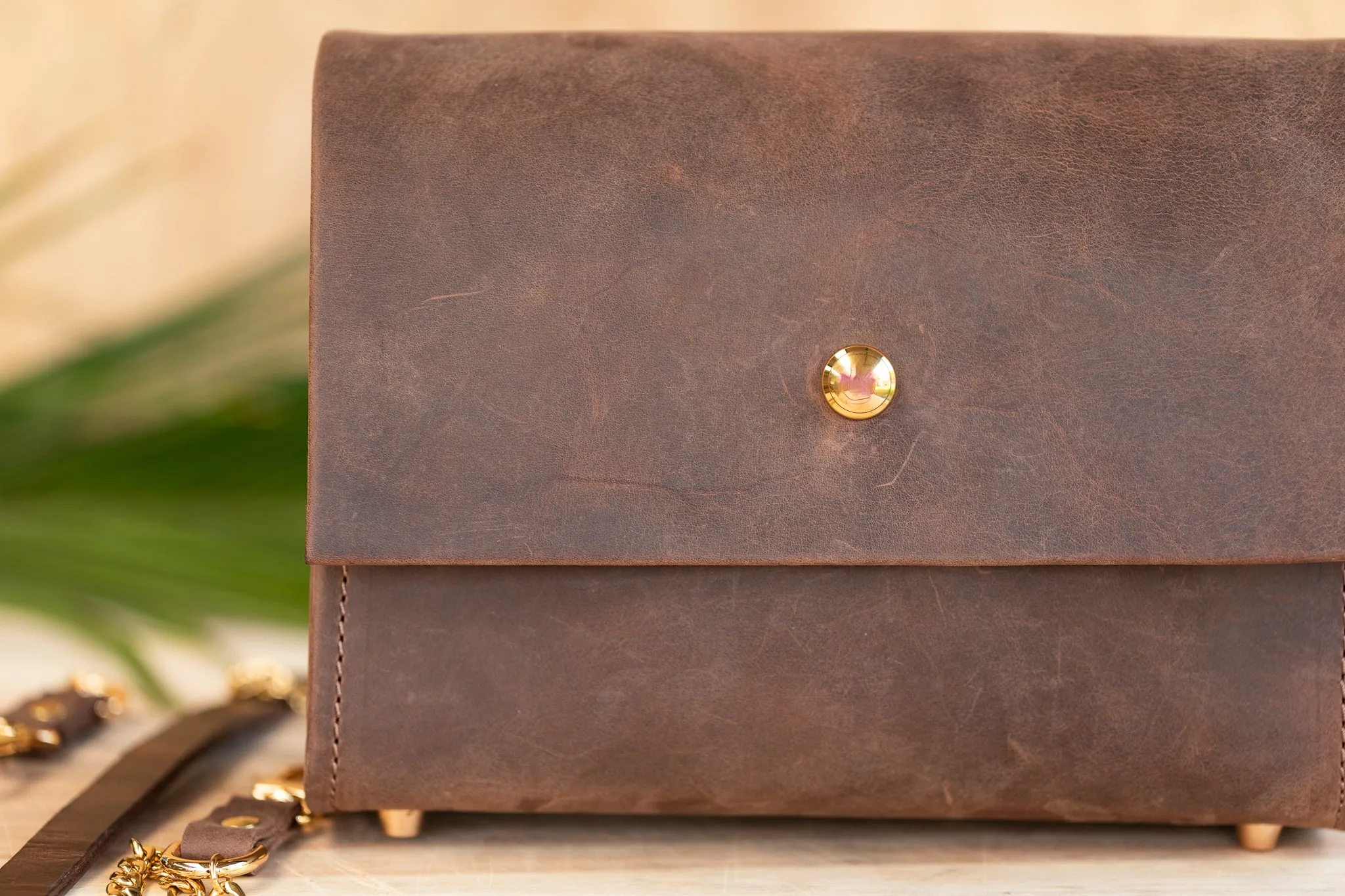 MEDIUM LEATHER HANDBAG
