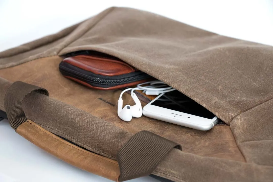 NEW! Zip Laptop Brief