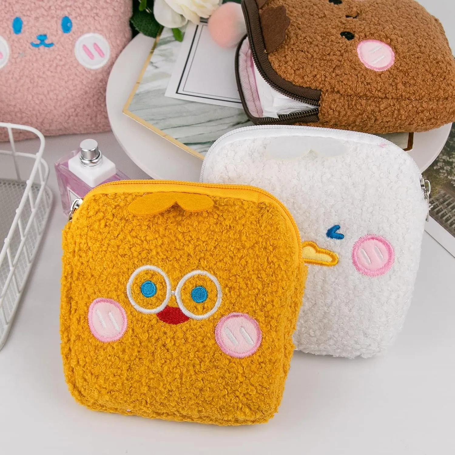 Sanitary Napkin Storage Bag 4PCS Menstrual Cup Pouch, Portable Period Bag for Women Girls Feminine Menstruation First Period Bag Padded Zipper Pouch Mini Cosmetic Bag for Purse