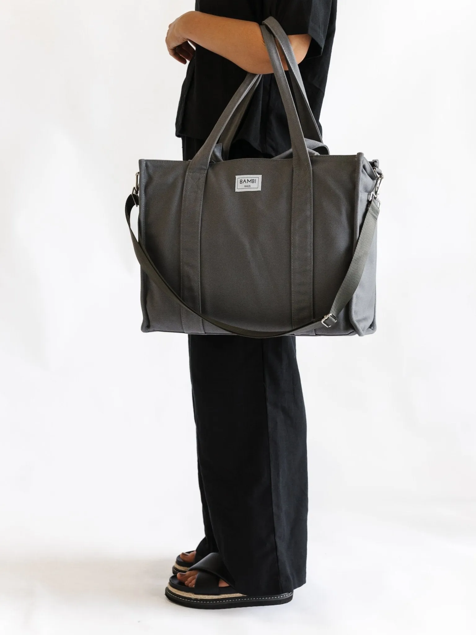 The Everyday Bambi Bag Charcoal with insert