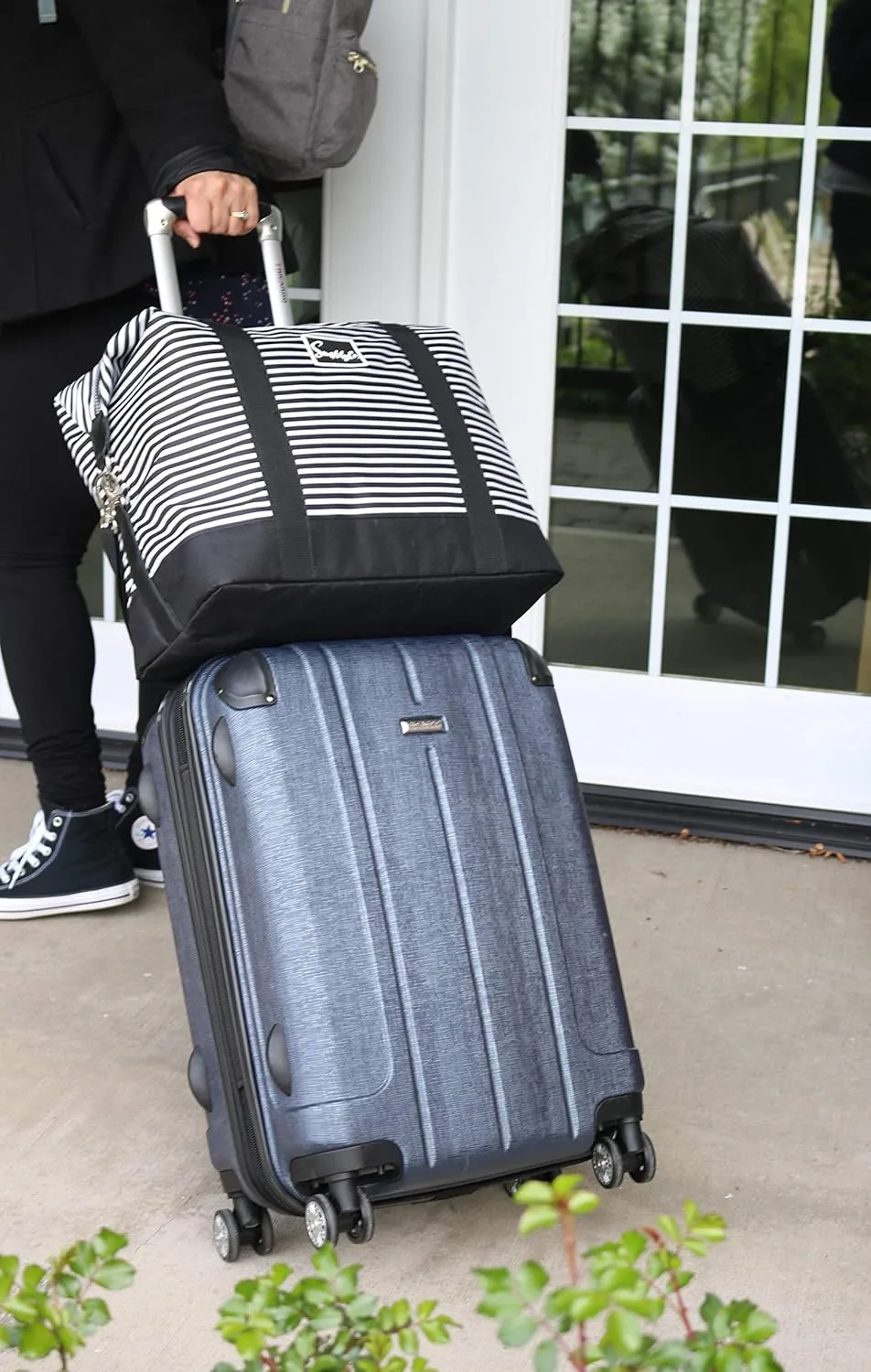 Travel Weekender Overnight Carry-on Shoulder Duffel Tote Bag (8" x 12" x 16 (Large), Black & White Polka Dots)